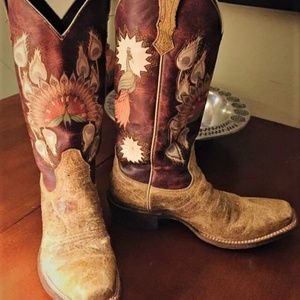 Genuine Leather Size 8.5 Ariat Boots